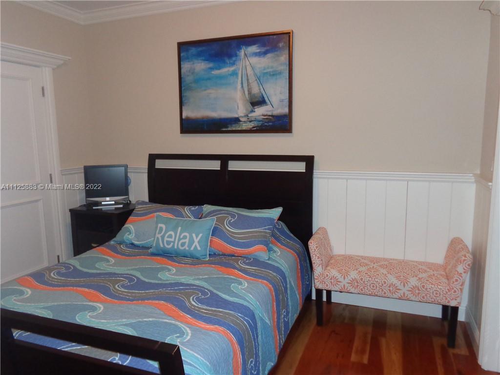 See details 4910 2 / 2 1337 sq. ft. $ 2022-11-23 0 Photo