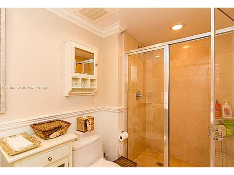 See details 4910 2 / 2 1337 sq. ft. $ 2022-11-23 0 Photo