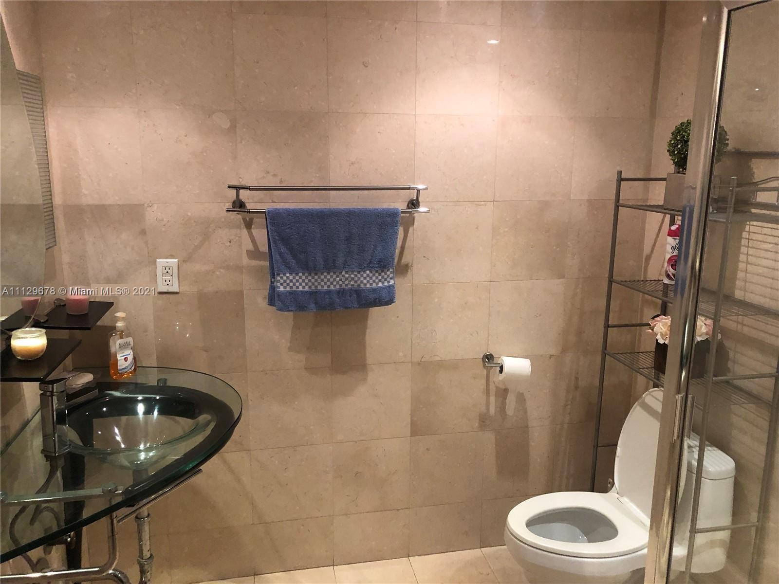 Ver detalles 2608 3 / 3 1571 sq. ft. $ 2022-02-22 0 foto