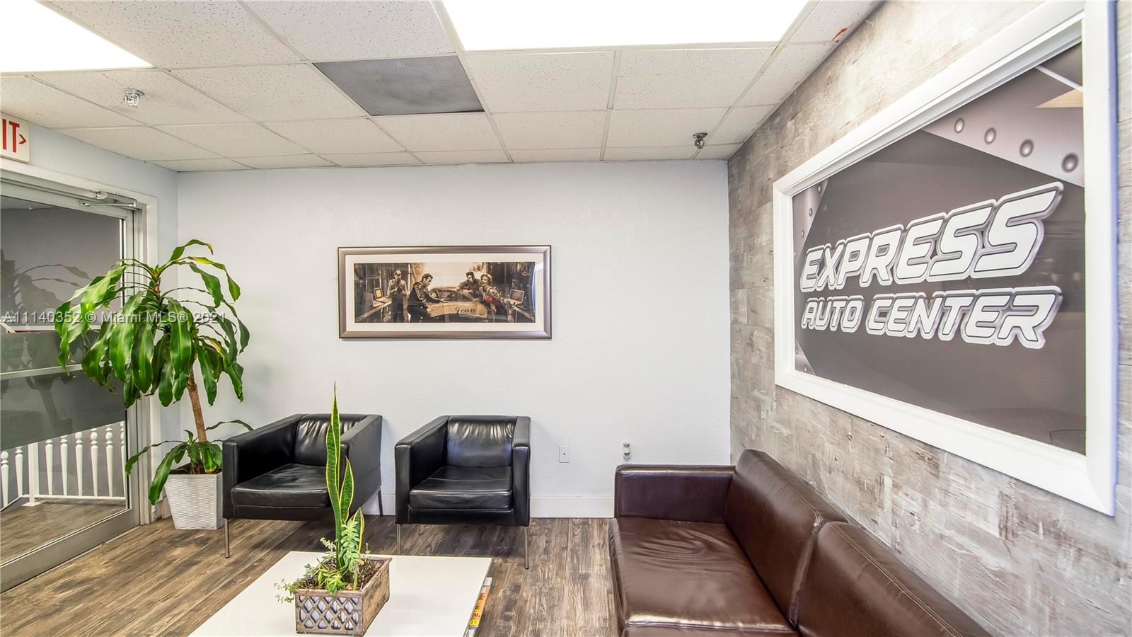 See details / sq. ft. $ 2022-09-20 0 Photo