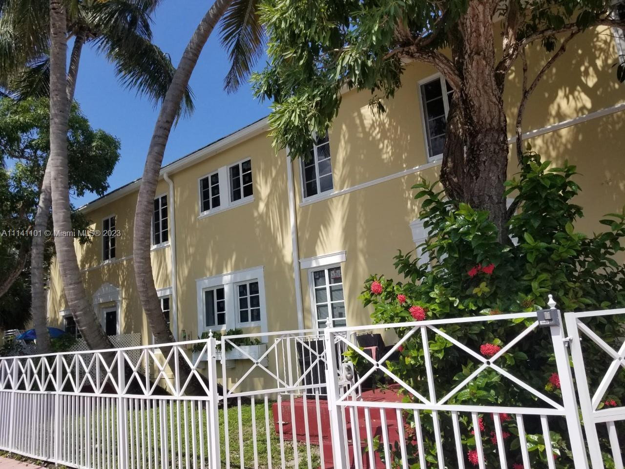 See details / 4020 sq. ft. $ 2022-03-01 0 Photo