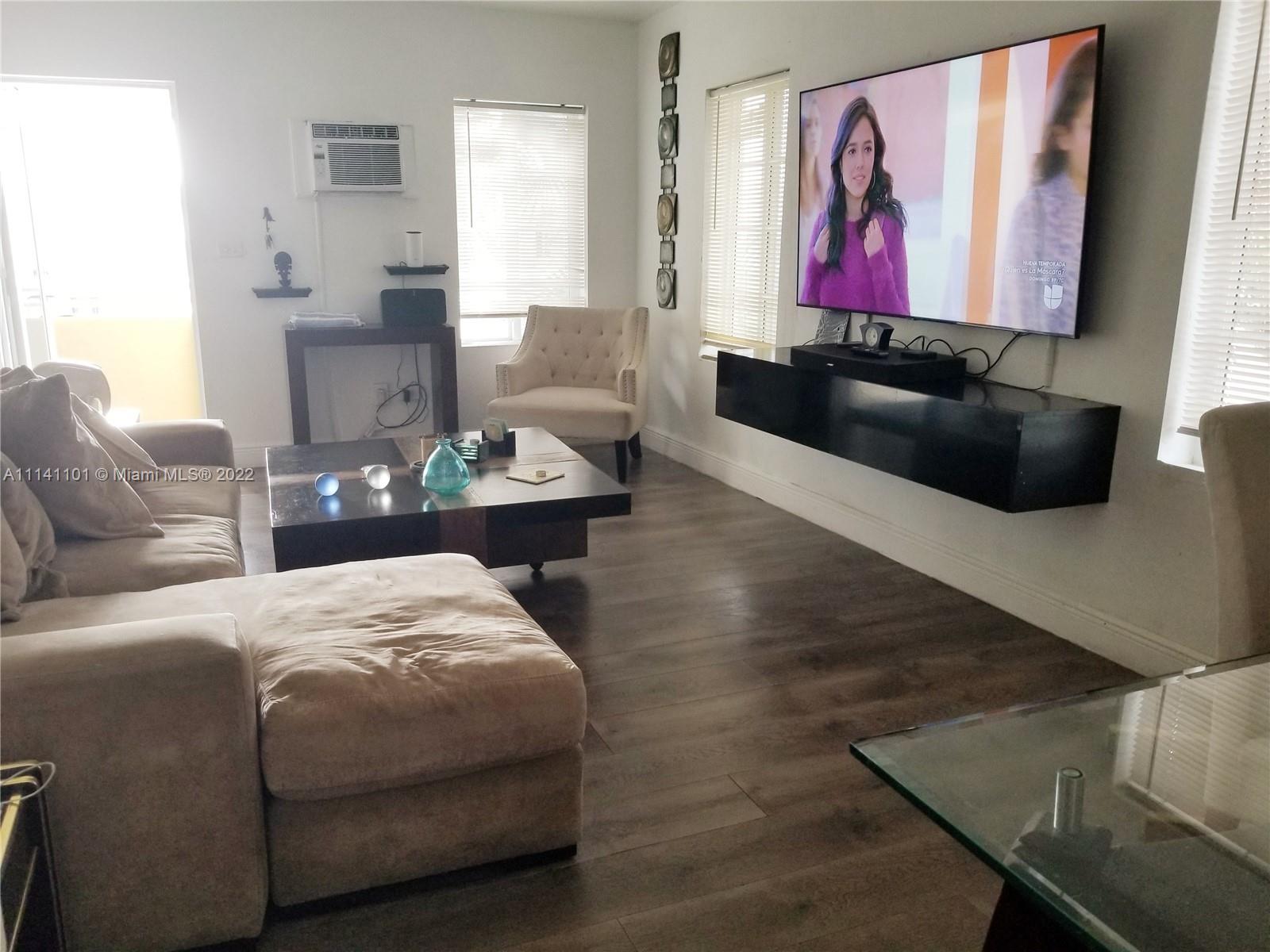 See details / 4020 sq. ft. $ 2022-03-01 0 Photo
