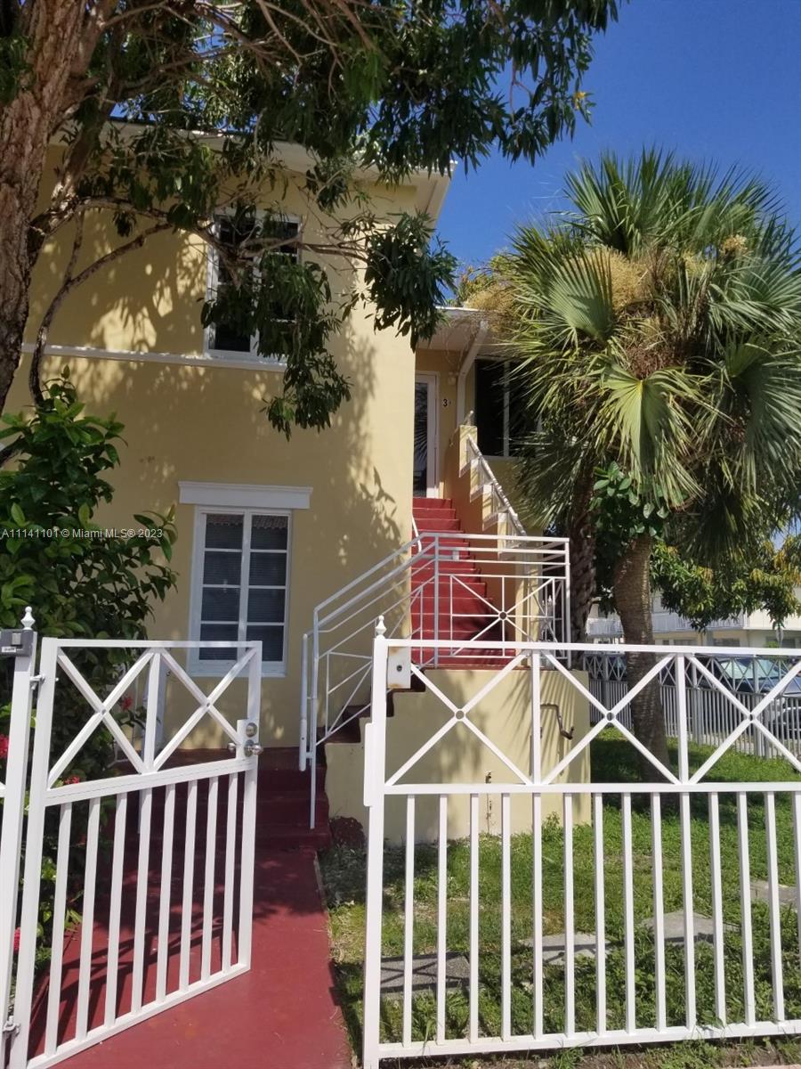 See details / 4020 sq. ft. $ 2022-03-01 0 Photo