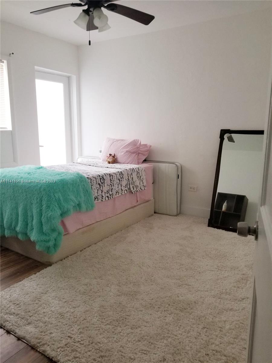See details / 4020 sq. ft. $ 2022-03-01 0 Photo