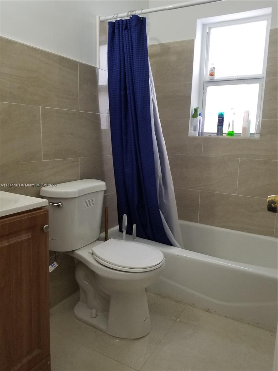 See details / 4020 sq. ft. $ 2022-03-01 0 Photo