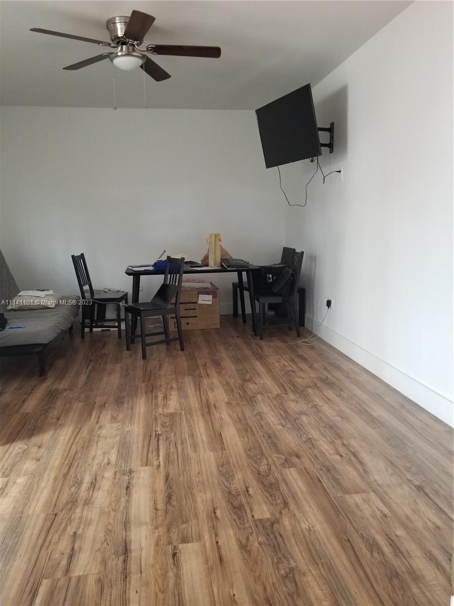See details / 4020 sq. ft. $ 2022-03-01 0 Photo