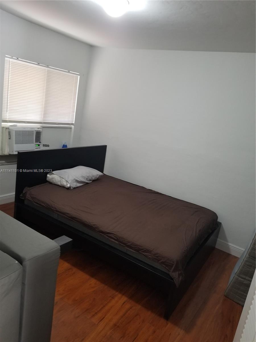 See details / 4020 sq. ft. $ 2022-03-01 0 Photo