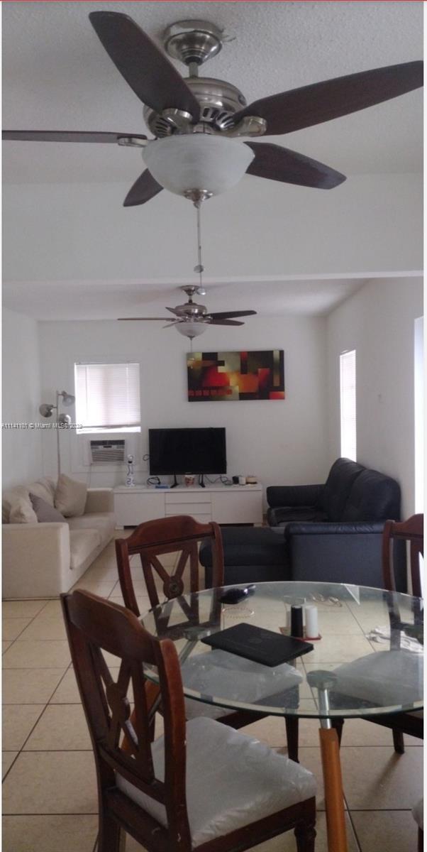 See details / 4020 sq. ft. $ 2022-03-01 0 Photo