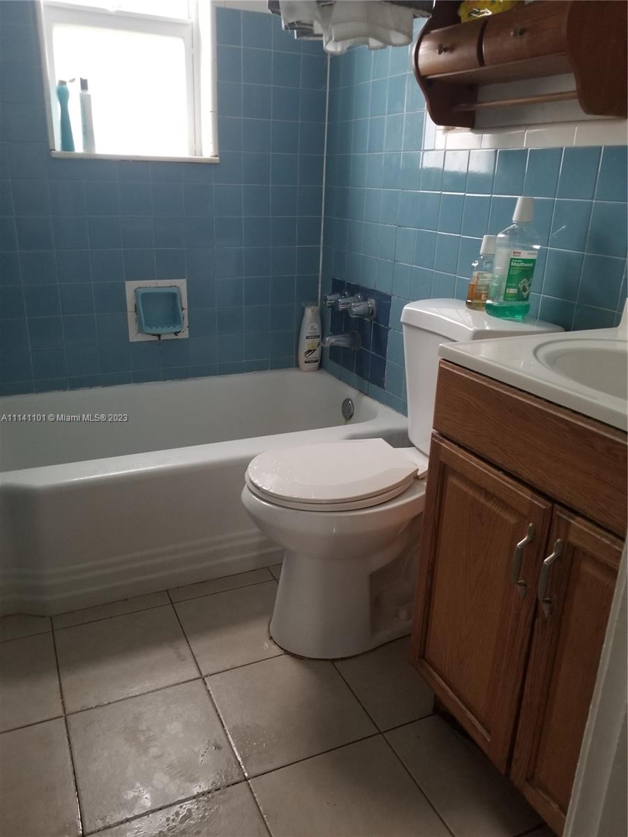See details / 4020 sq. ft. $ 2022-03-01 0 Photo