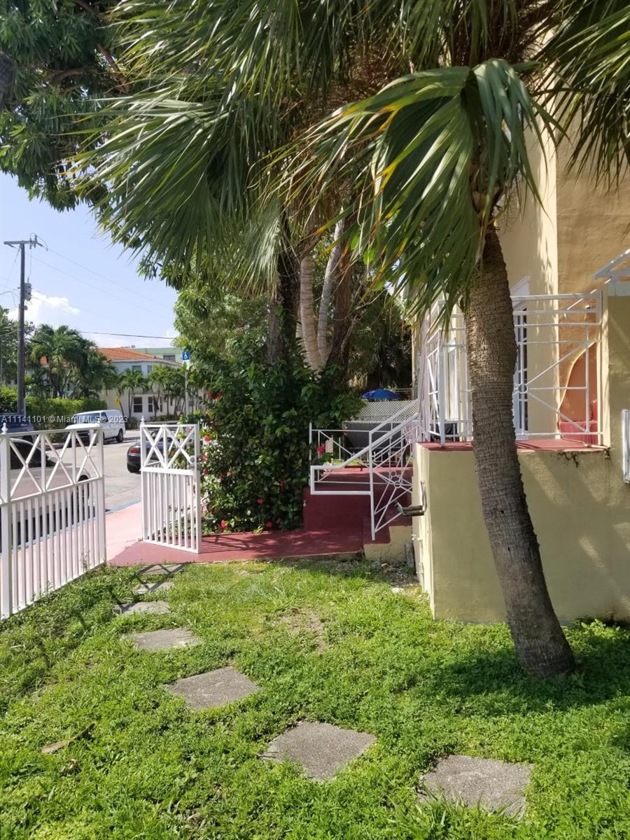 See details / 4020 sq. ft. $ 2022-03-01 0 Photo