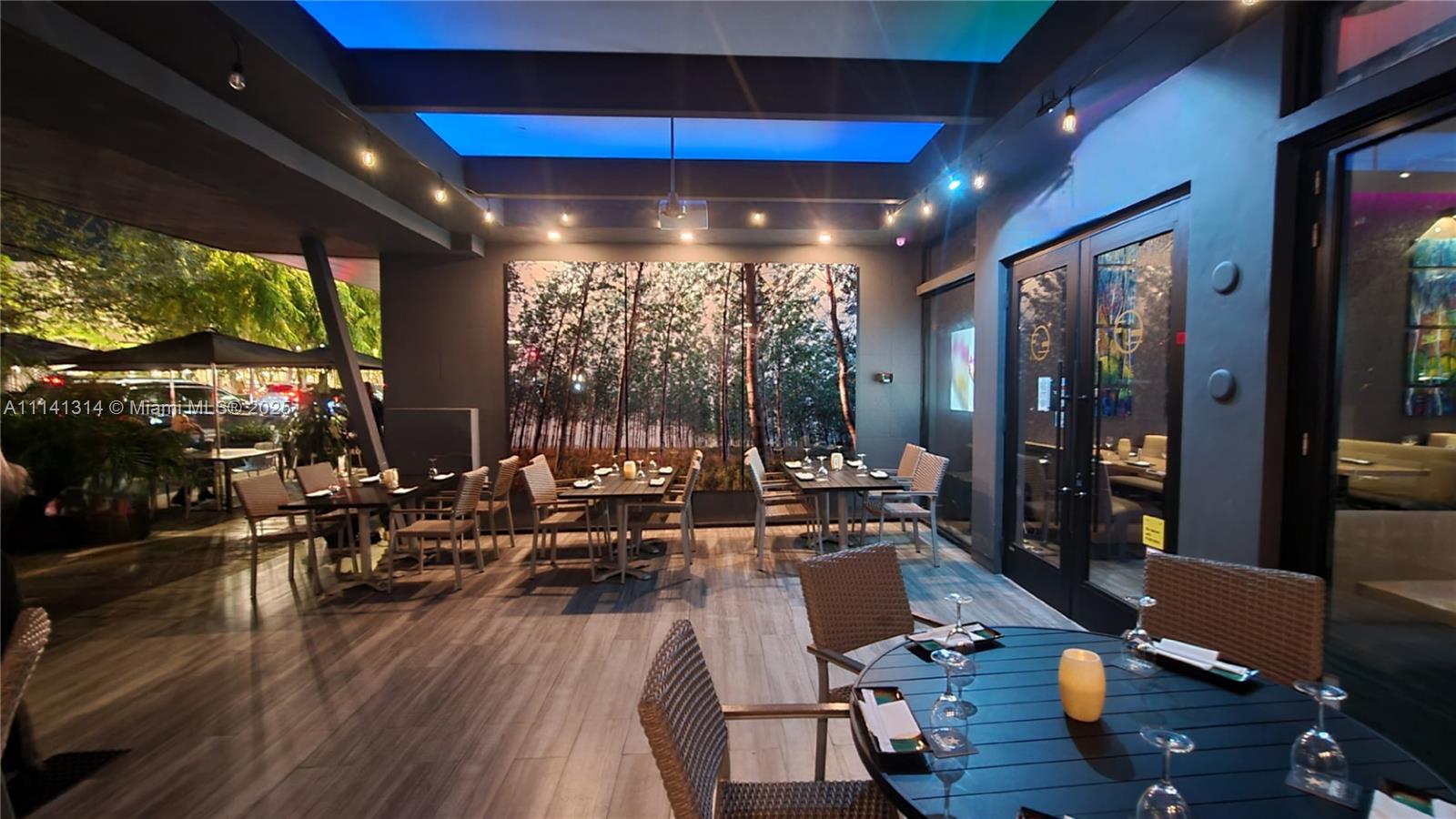 Ver detalles / sq. ft. $ 2025-10-01 0 foto