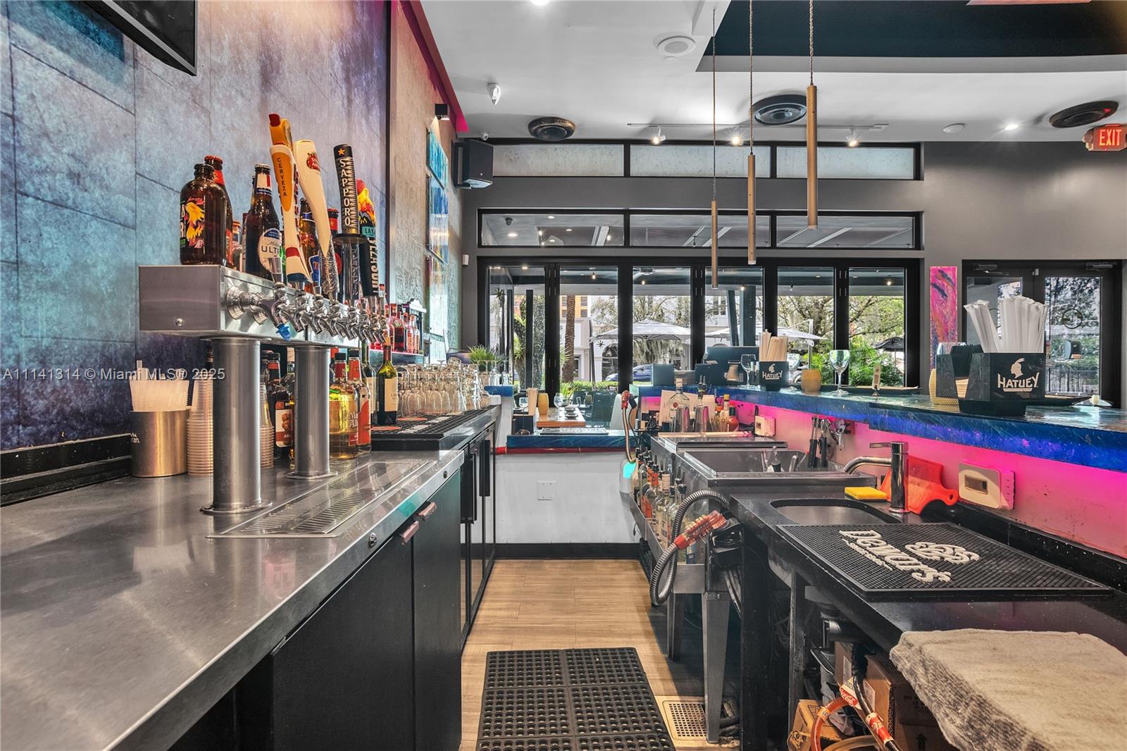 Ver detalles / sq. ft. $ 2025-10-01 0 foto