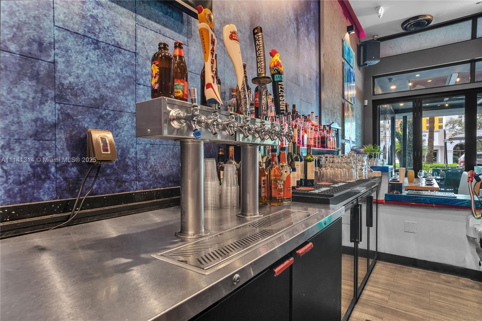 Ver detalles / sq. ft. $ 2025-10-01 0 foto