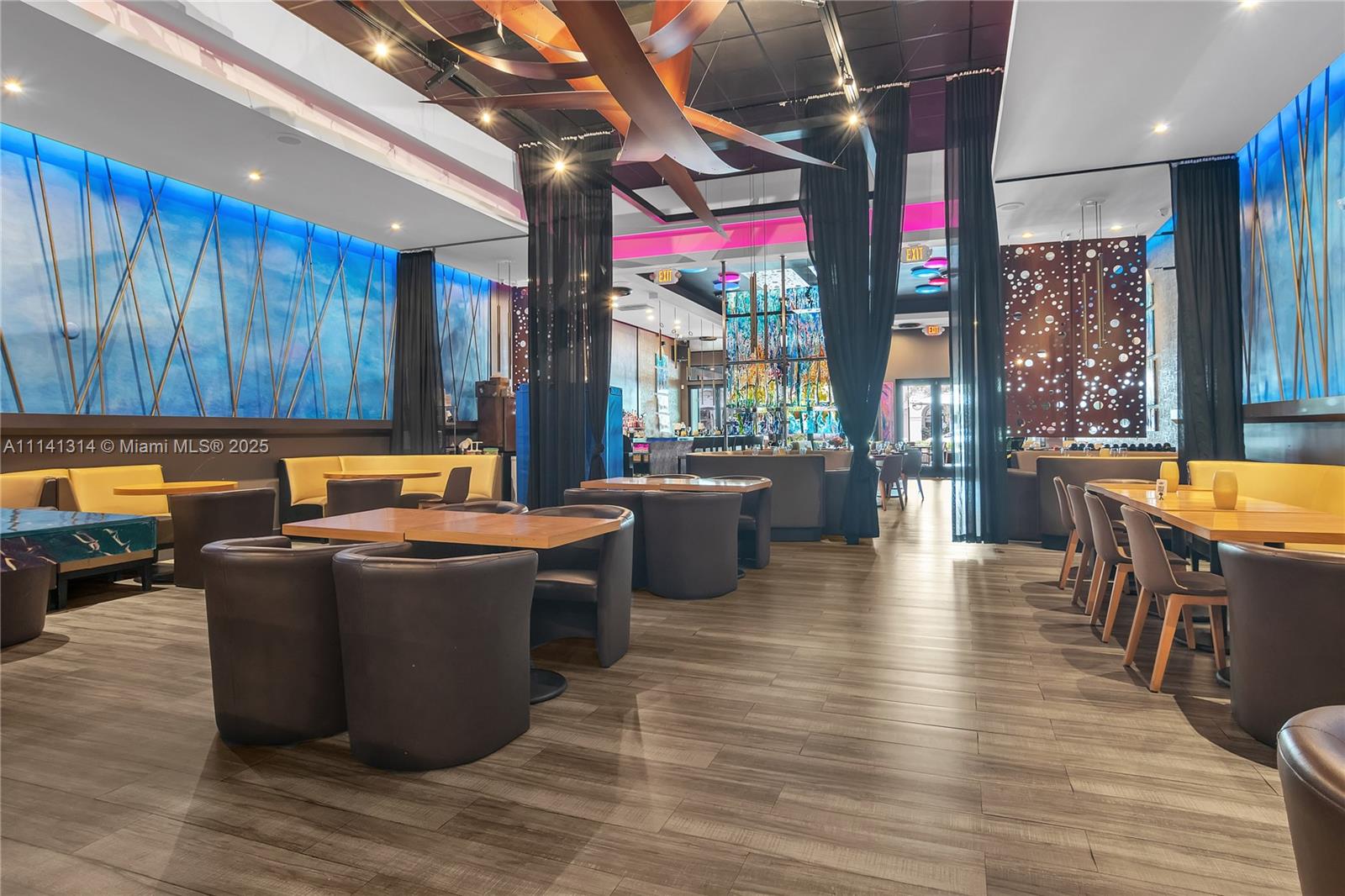 Ver detalles / sq. ft. $ 2025-10-01 0 foto