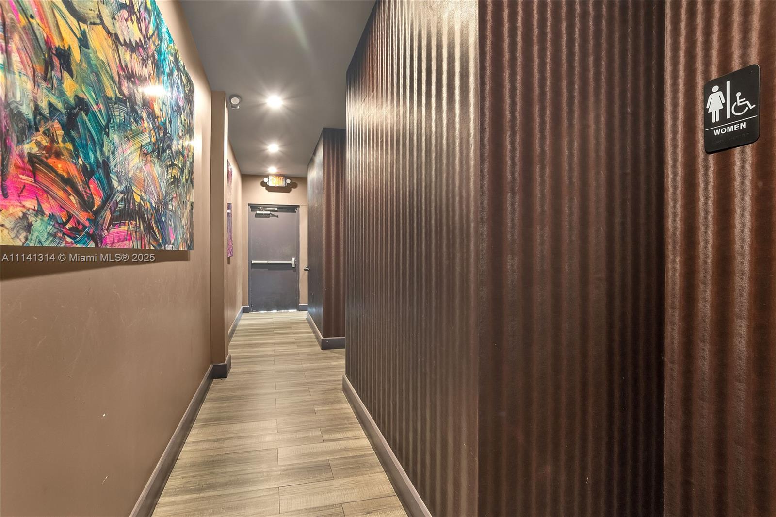 Ver detalles / sq. ft. $ 2025-10-01 0 foto