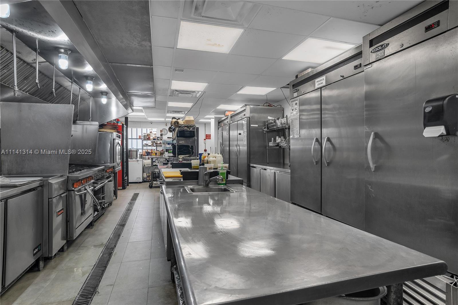 Ver detalles / sq. ft. $ 2025-10-01 0 foto