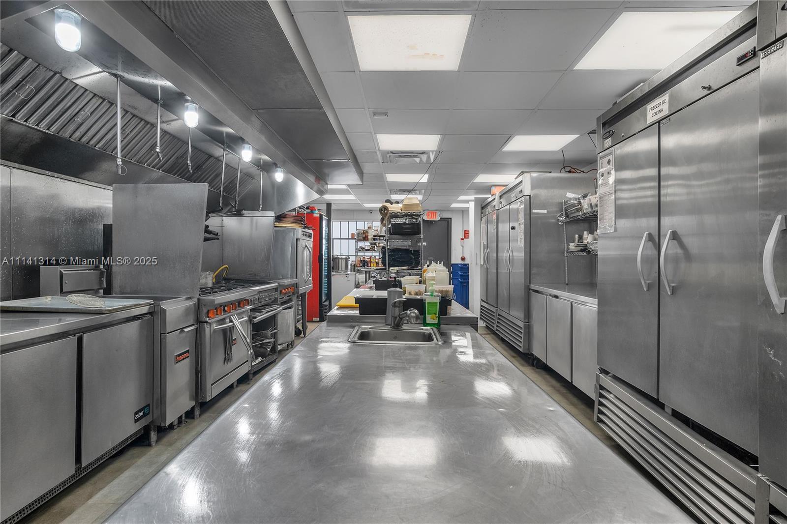 Ver detalles / sq. ft. $ 2025-10-01 0 foto