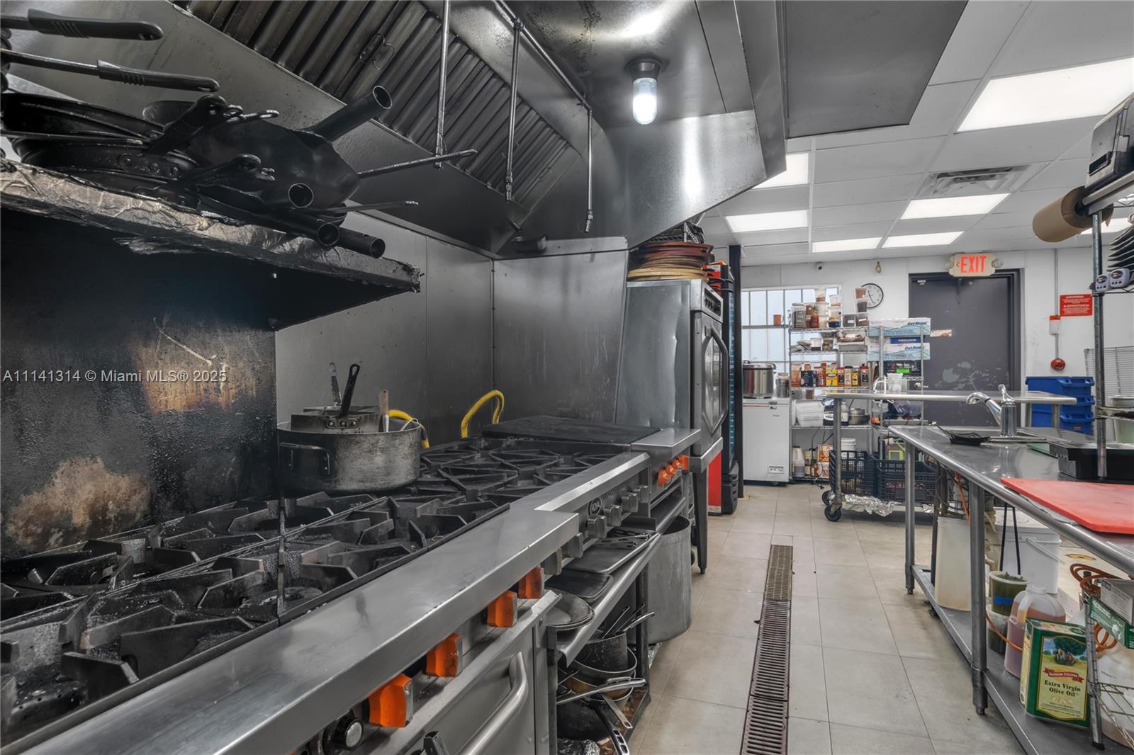 Ver detalles / sq. ft. $ 2025-10-01 0 foto