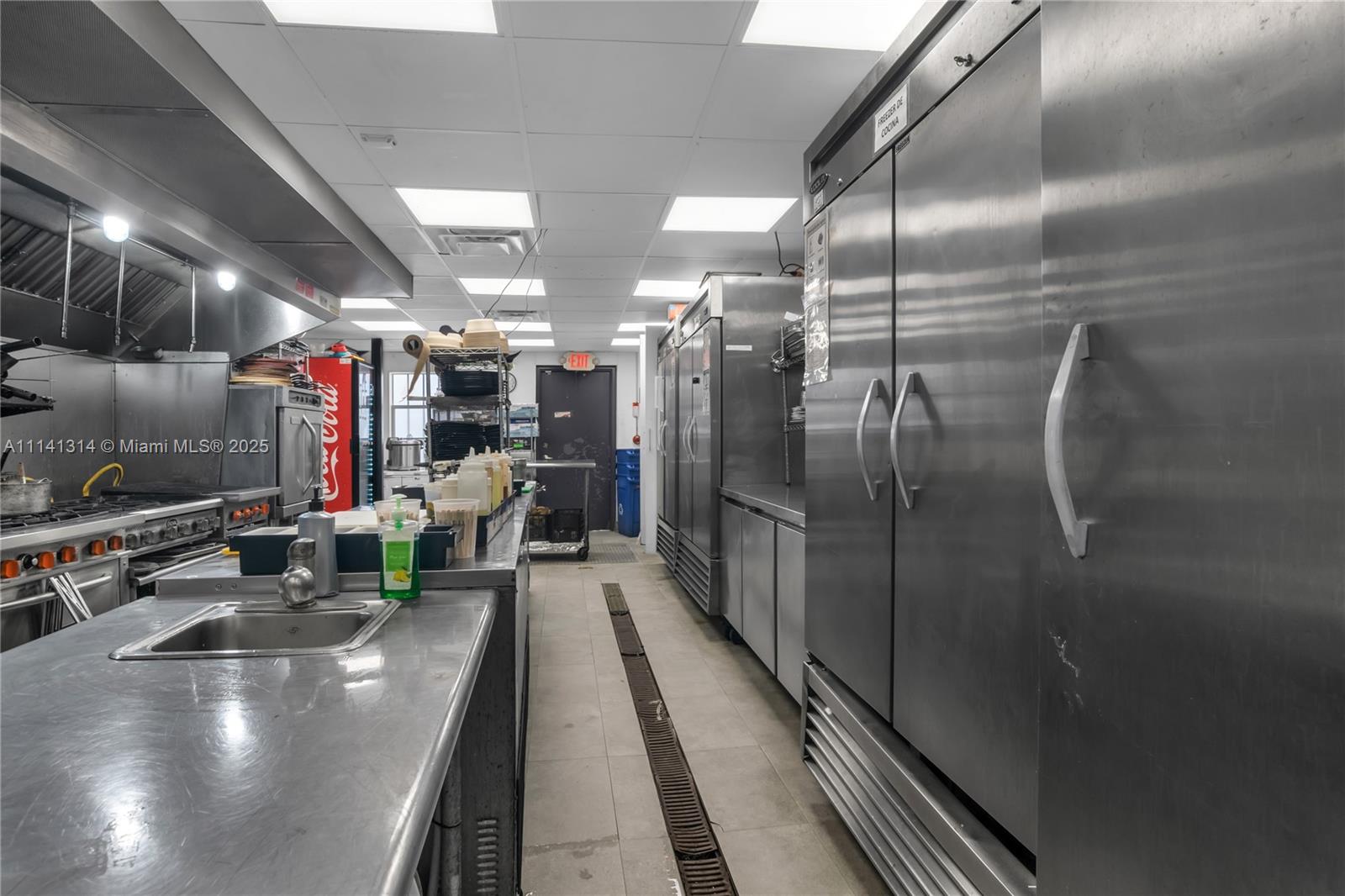 Ver detalles / sq. ft. $ 2025-10-01 0 foto