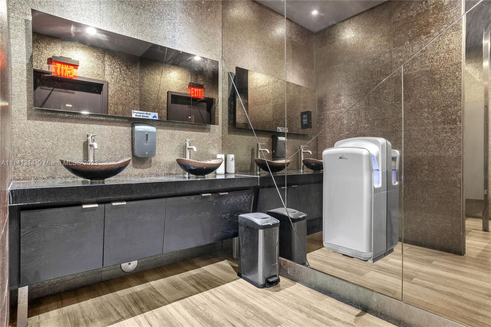 Ver detalles / sq. ft. $ 2025-10-01 0 foto