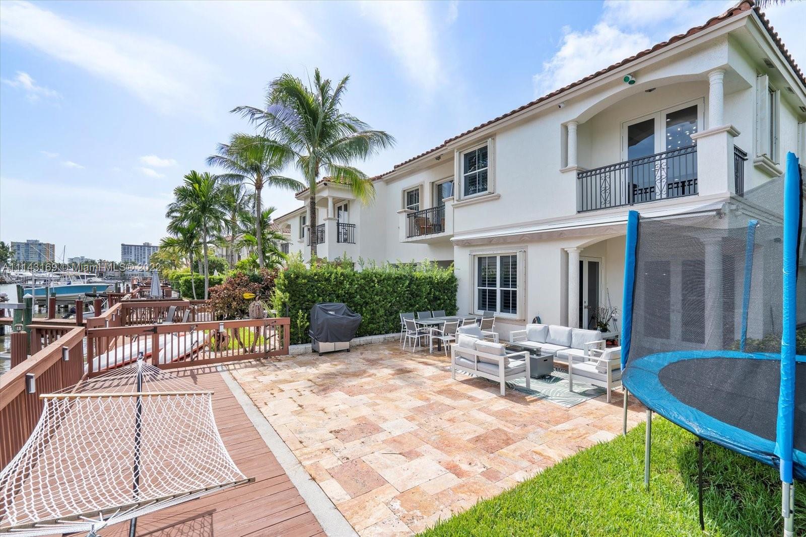Photo of 945 Harbor Vw N (945), Hollywood, Florida, 33019 -