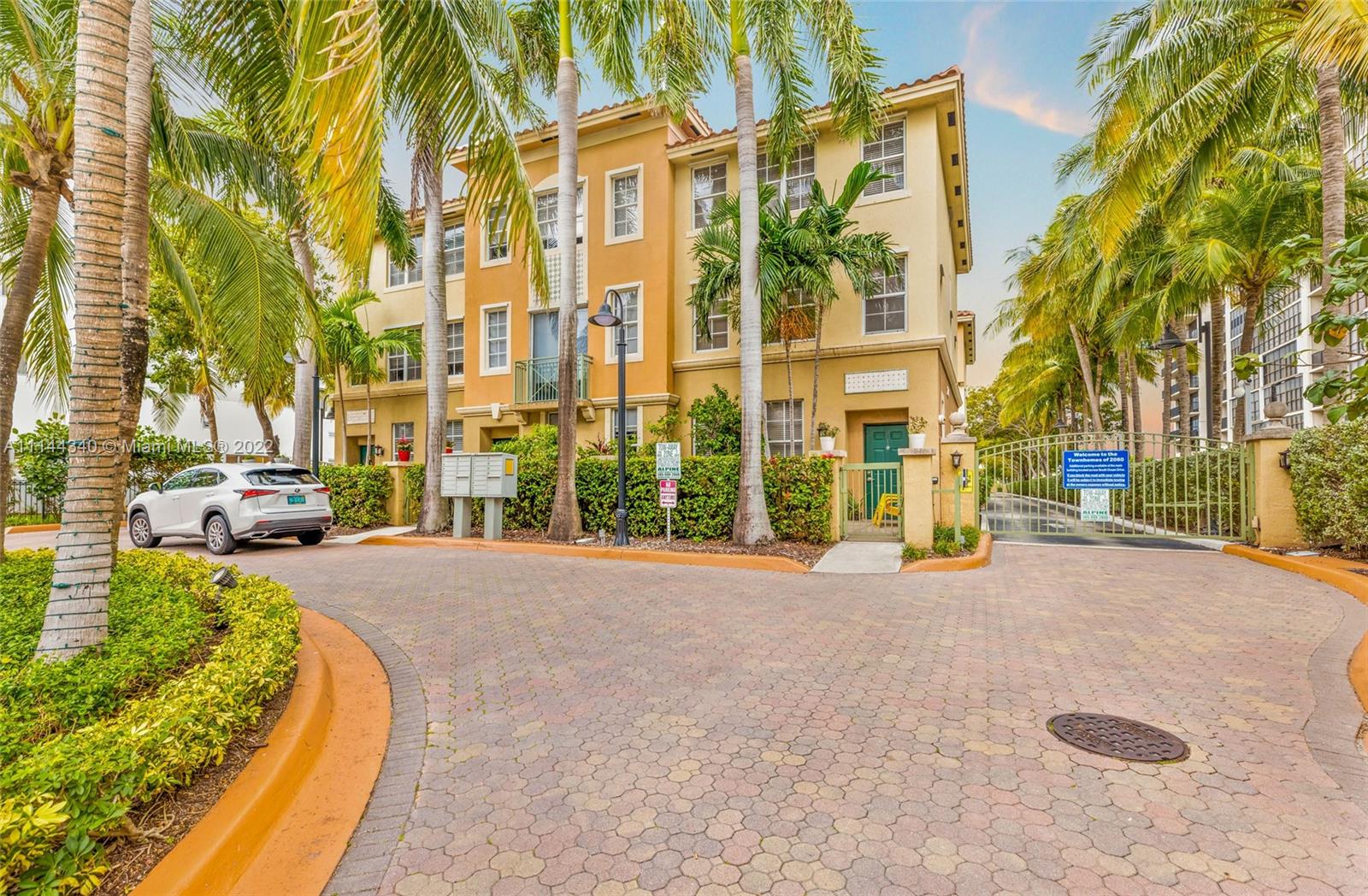 2069 S Ocen Dr - front