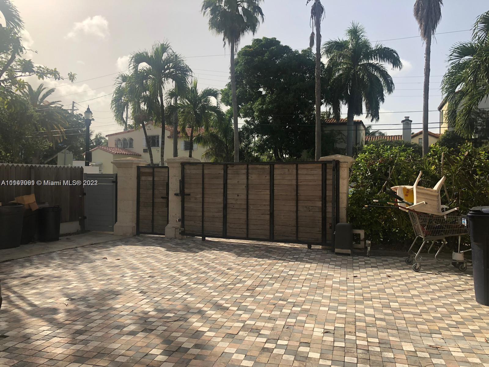 See details / 3575 sq. ft. $ 2022-02-06 0 Photo