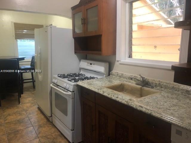 See details / 3575 sq. ft. $ 2022-02-06 0 Photo