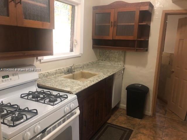 See details / 3575 sq. ft. $ 2022-02-06 0 Photo