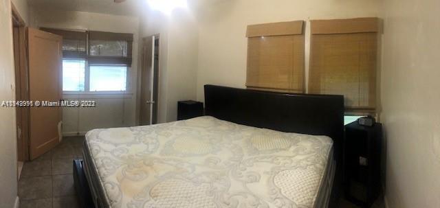 See details / 3575 sq. ft. $ 2022-02-06 0 Photo