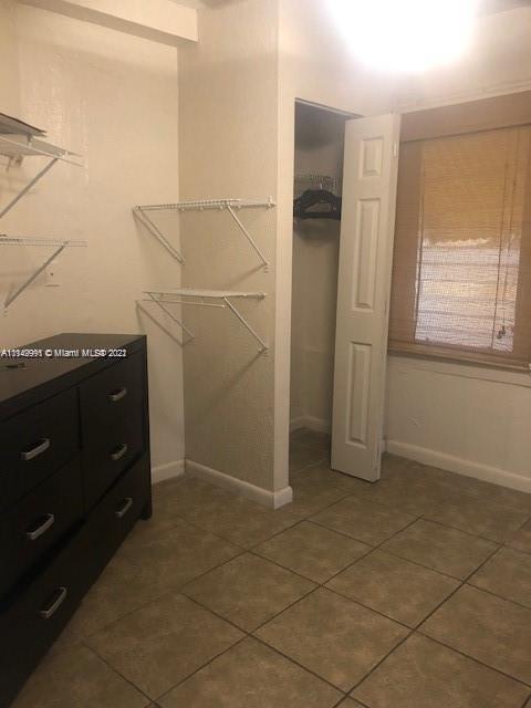 See details / 3575 sq. ft. $ 2022-02-06 0 Photo