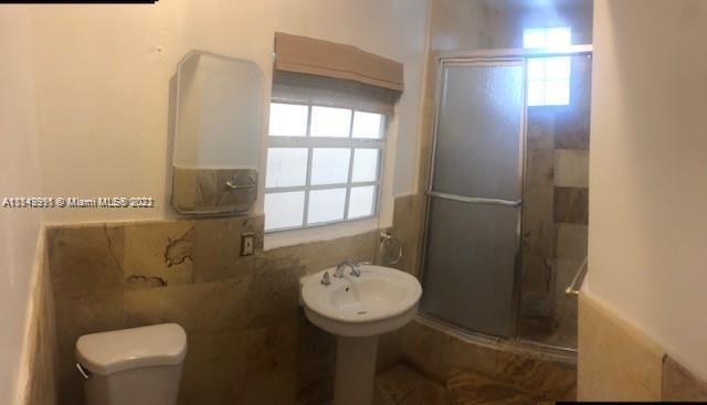 See details / 3575 sq. ft. $ 2022-02-06 0 Photo