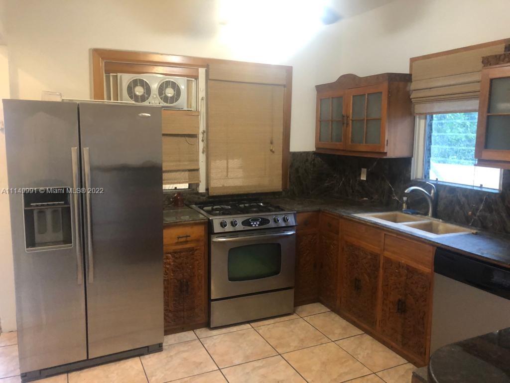 See details / 3575 sq. ft. $ 2022-02-06 0 Photo