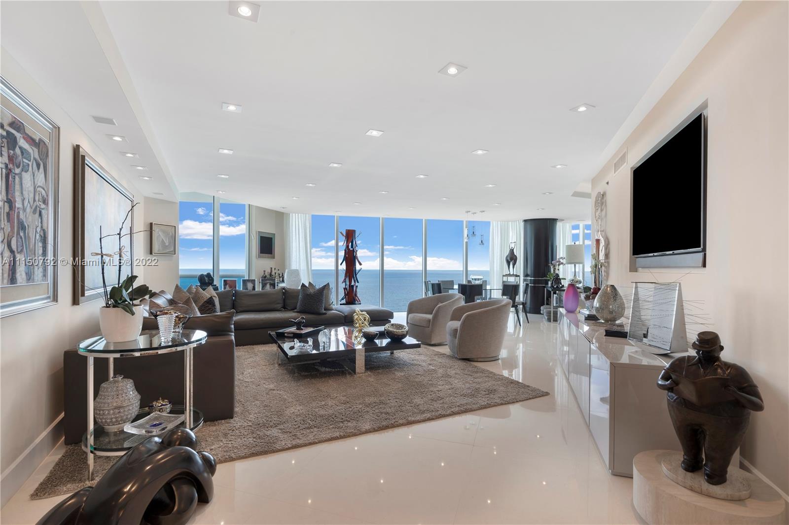 Photo of 2711 Ocean Dr #2902, Hollywood, Florida, 33019 -