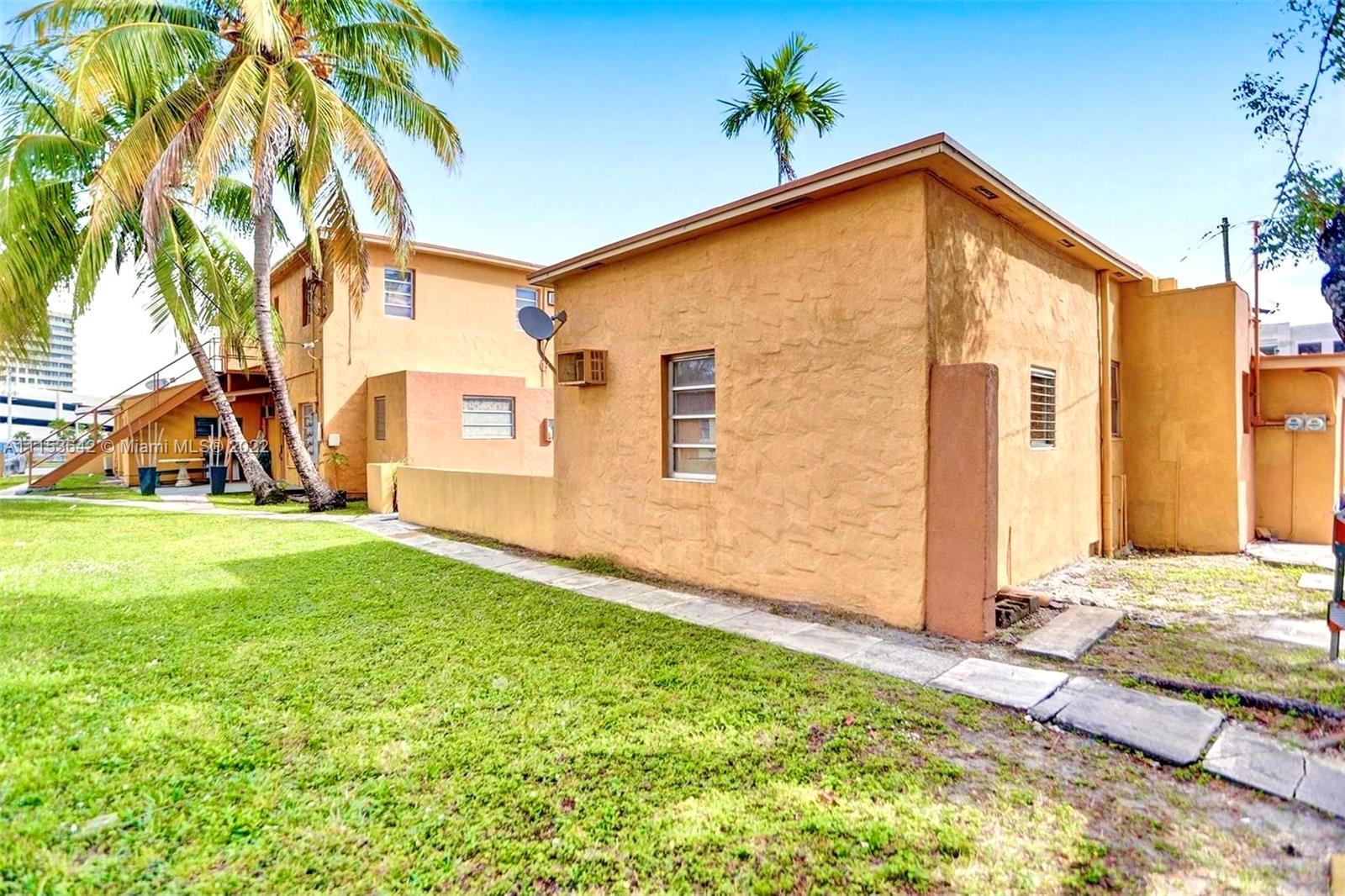 See details / sq. ft. $ 2022-08-03 0 Photo