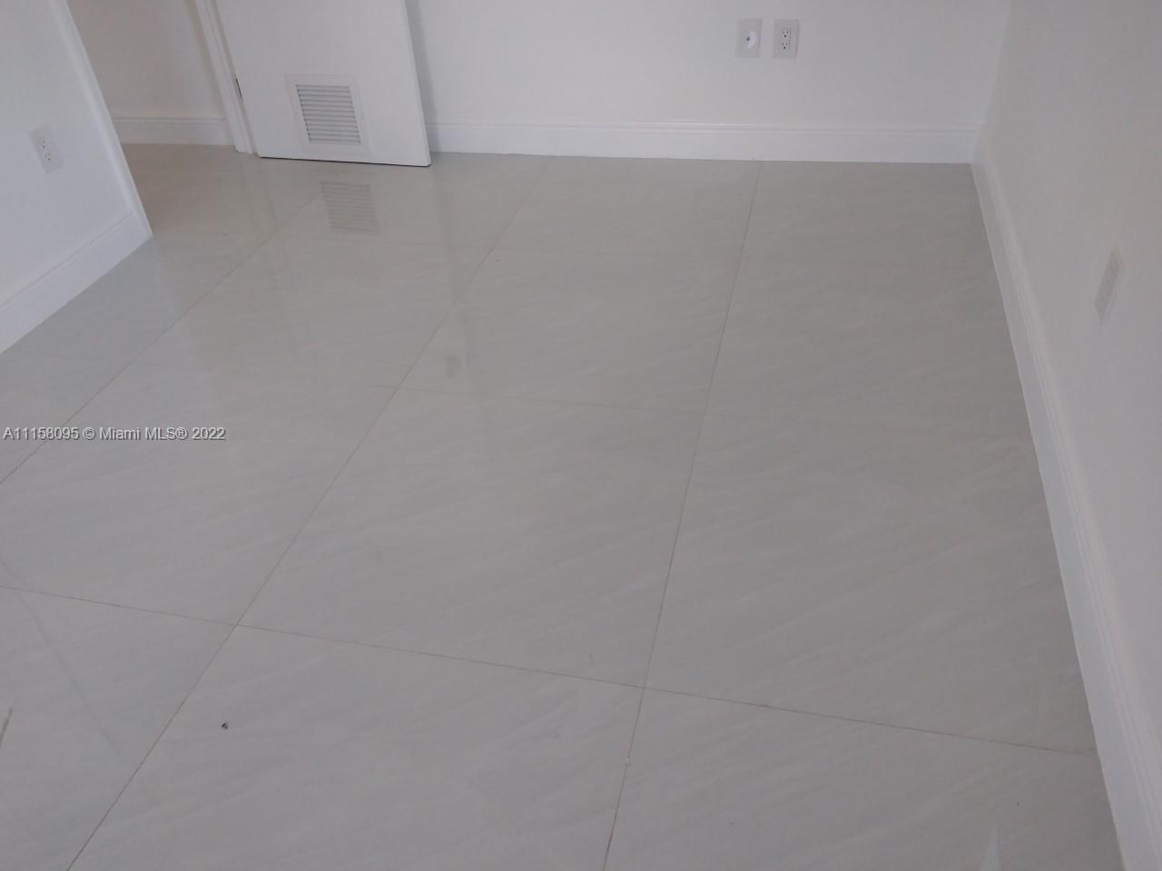 See details / sq. ft. $ 2022-09-20 0 Photo