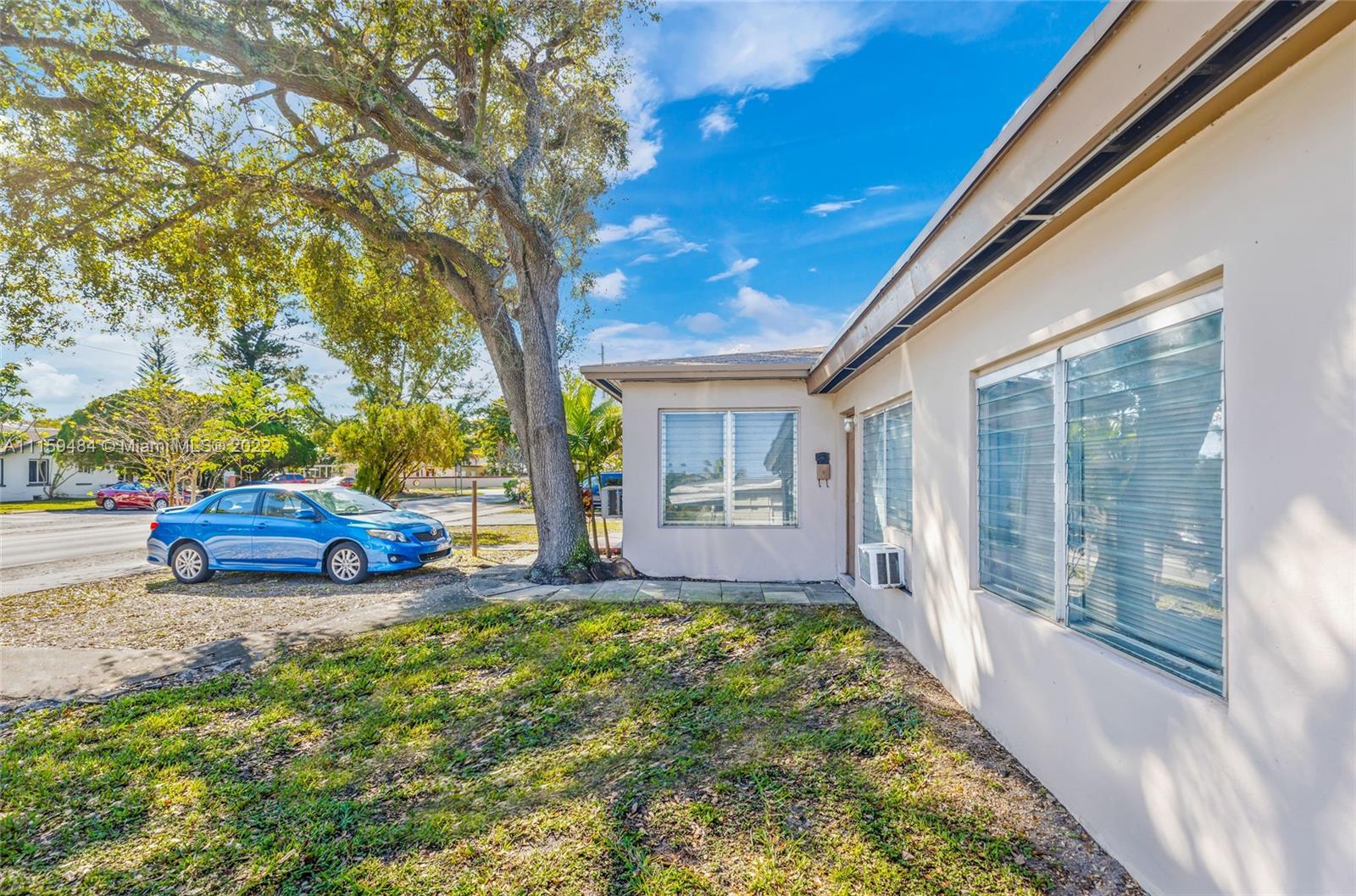 See details / 1969 sq. ft. $ 2022-04-14 0 Photo