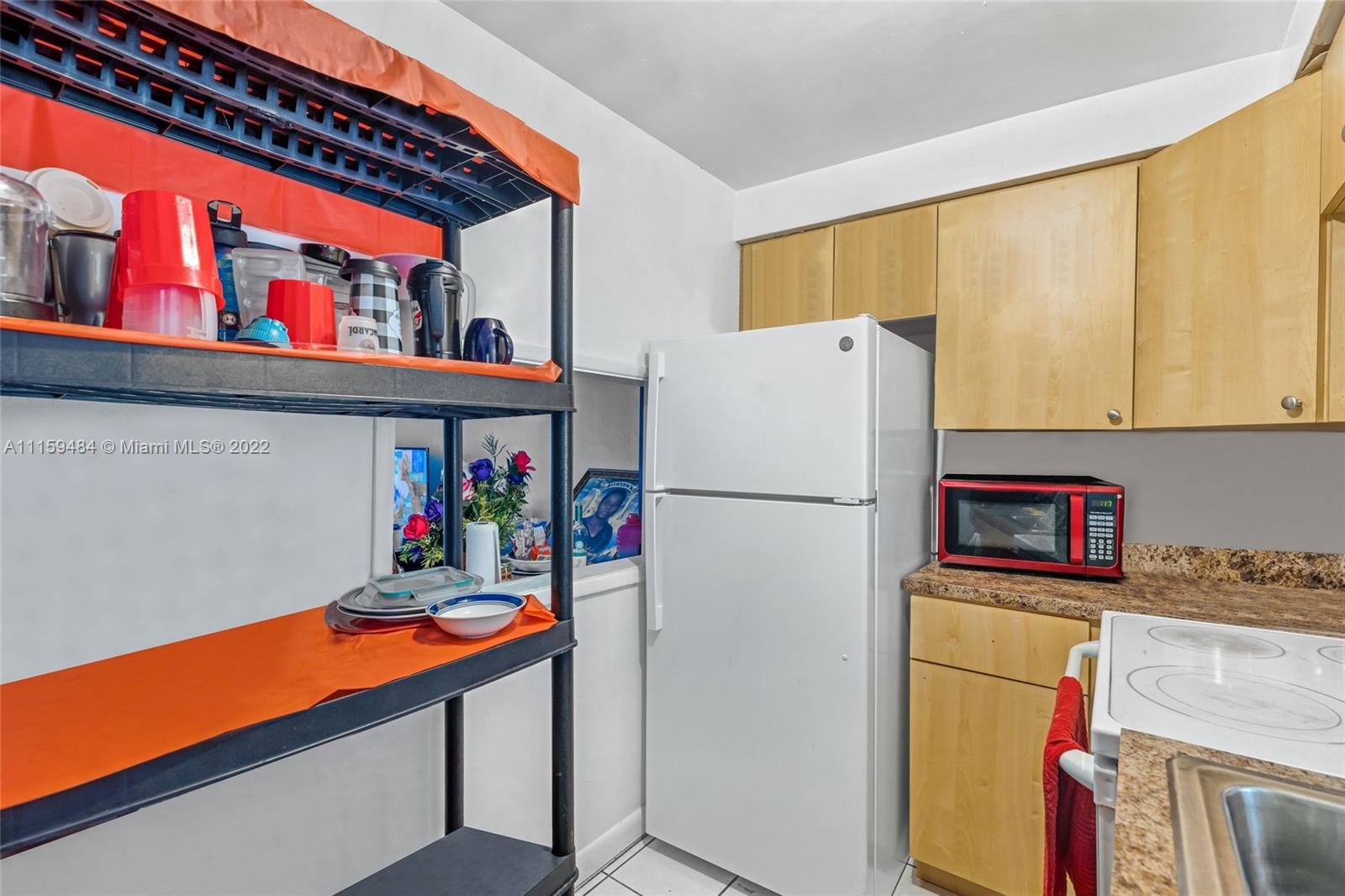 See details / 1969 sq. ft. $ 2022-04-14 0 Photo