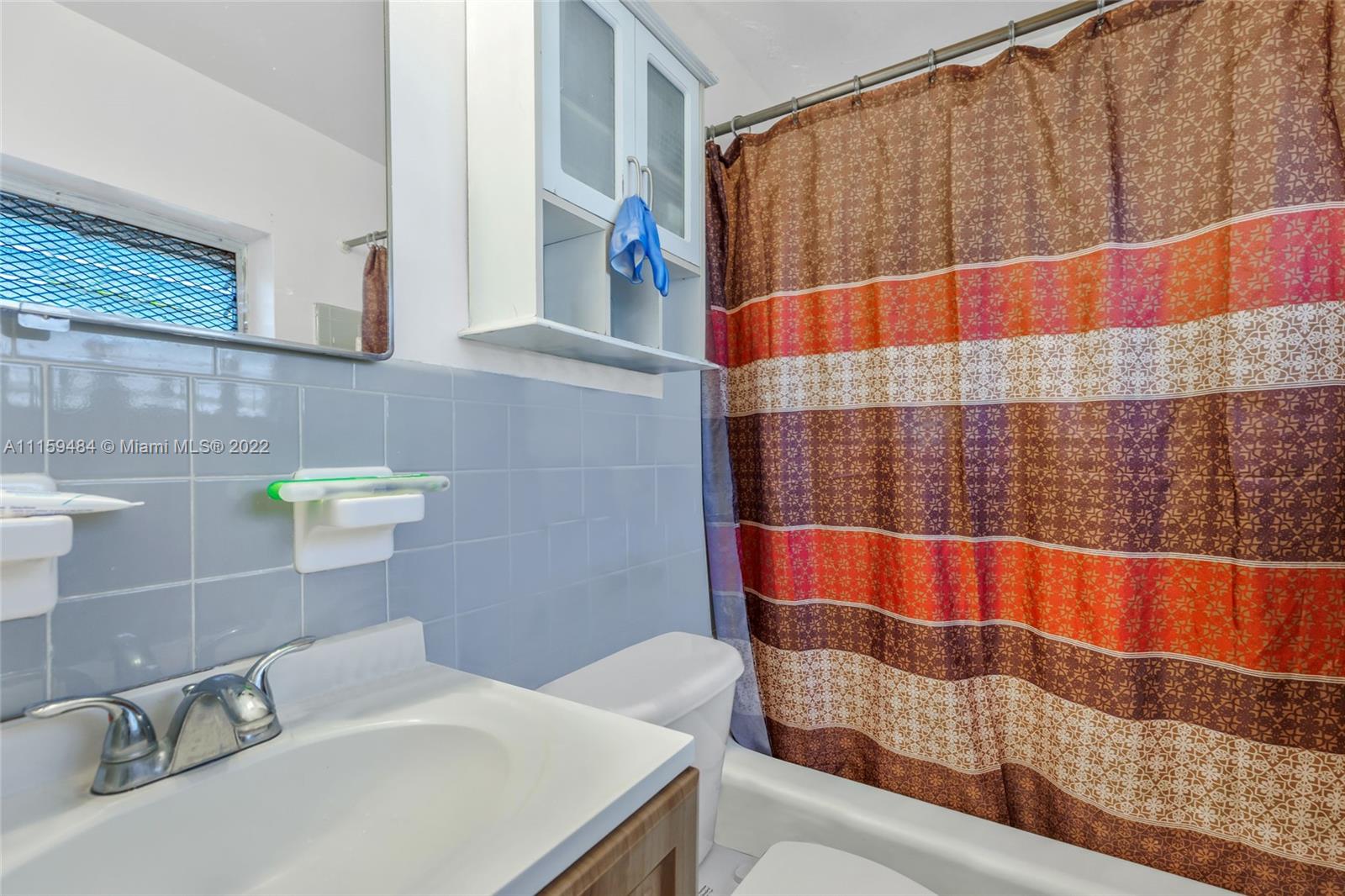See details / 1969 sq. ft. $ 2022-04-14 0 Photo