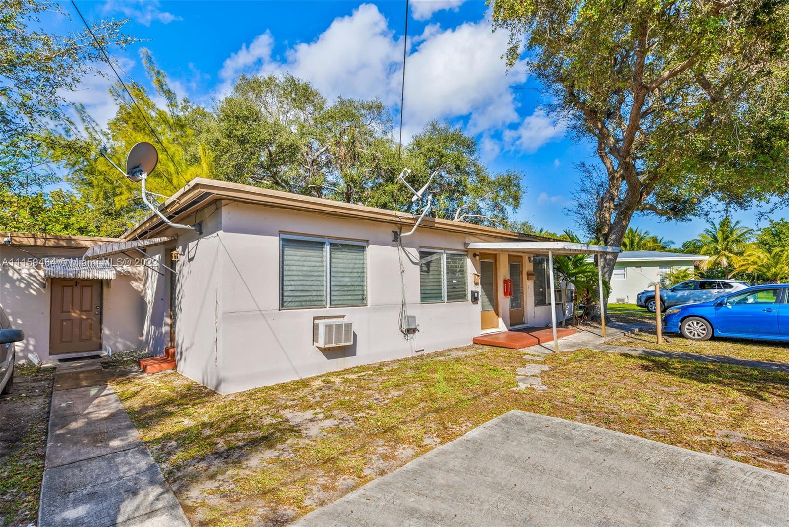 See details / 1969 sq. ft. $ 2022-04-14 0 Photo