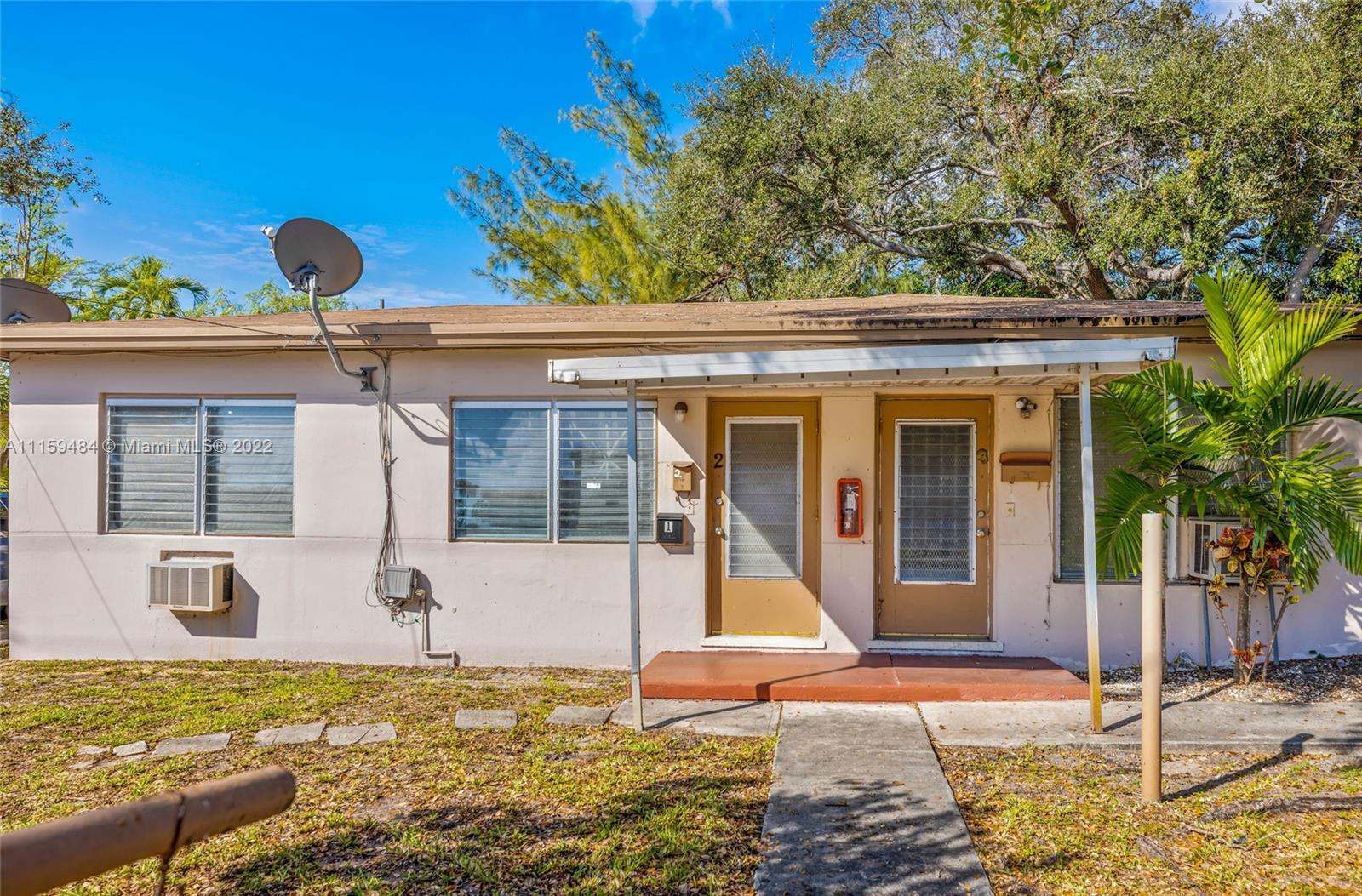 See details / 1969 sq. ft. $ 2022-04-14 0 Photo