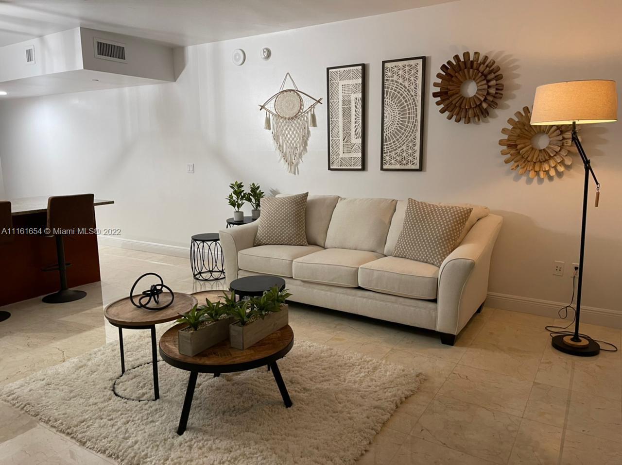 Ver detalles 1712 1 / 1 844 sq. ft. $ 2022-08-11 0 foto