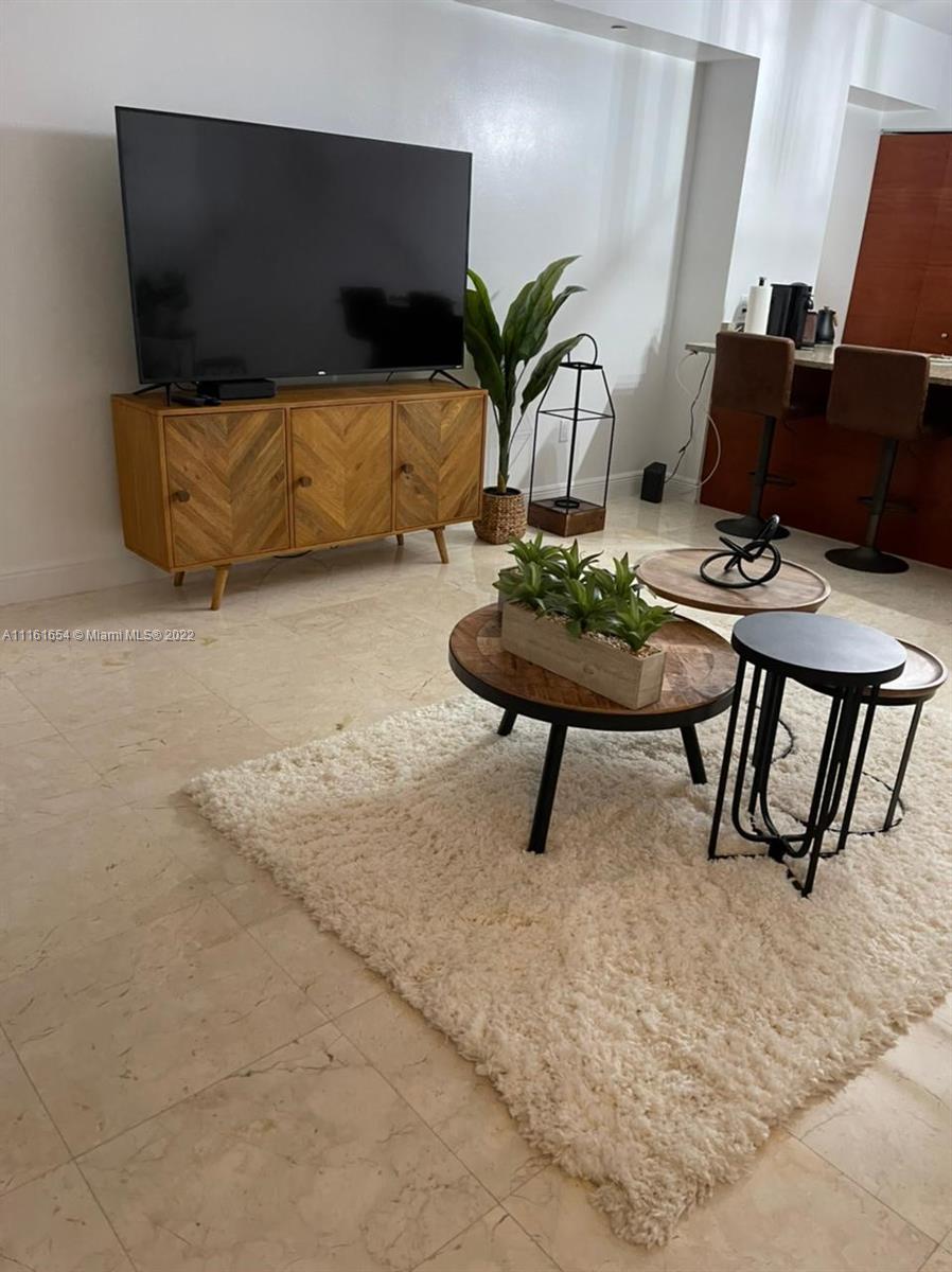 Ver detalles 1712 1 / 1 844 sq. ft. $ 2022-08-11 0 foto