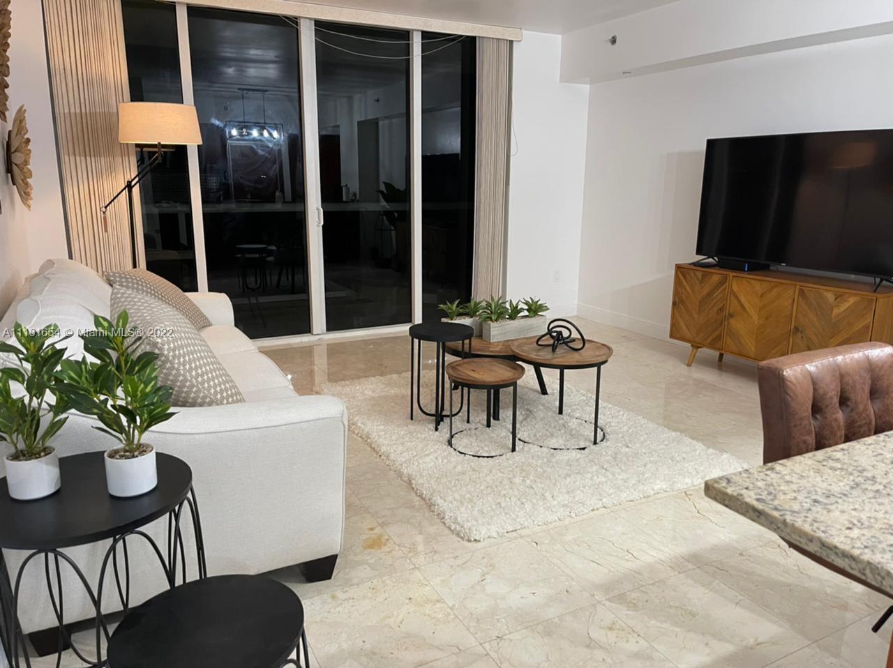 Ver detalles 1712 1 / 1 844 sq. ft. $ 2022-08-11 0 foto