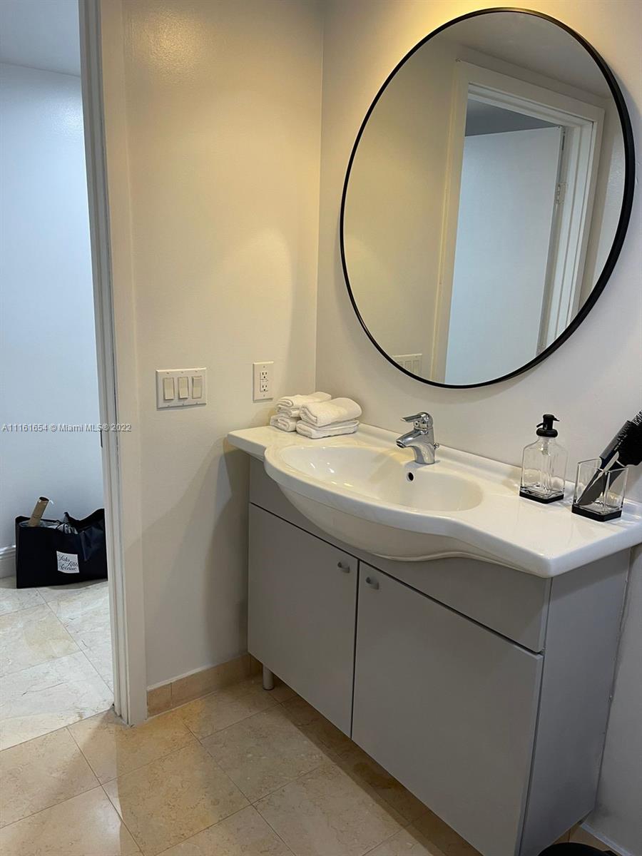 Ver detalles 1712 1 / 1 844 sq. ft. $ 2022-08-11 0 foto