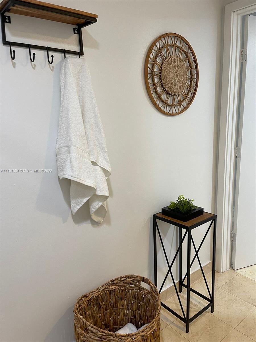 Ver detalles 1712 1 / 1 844 sq. ft. $ 2022-08-11 0 foto