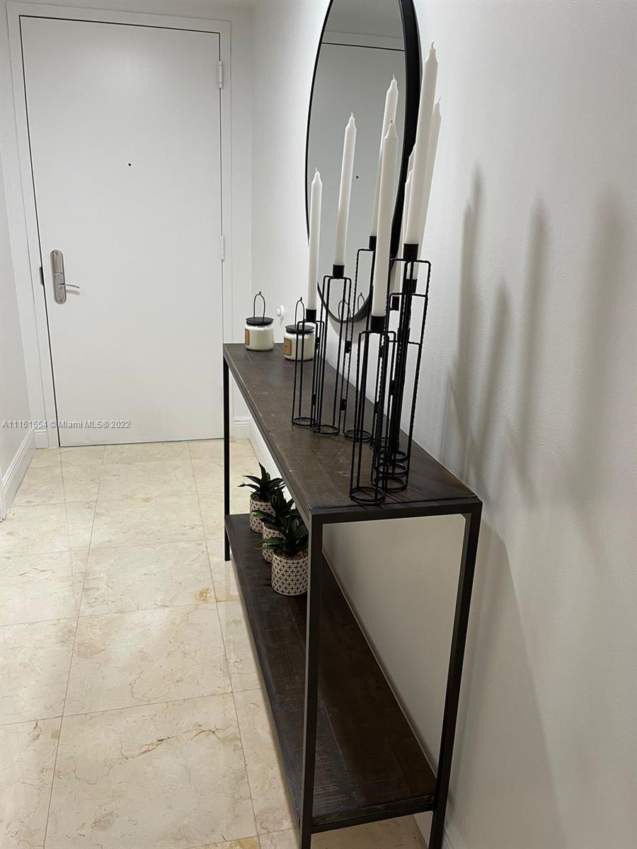 Ver detalles 1712 1 / 1 844 sq. ft. $ 2022-08-11 0 foto
