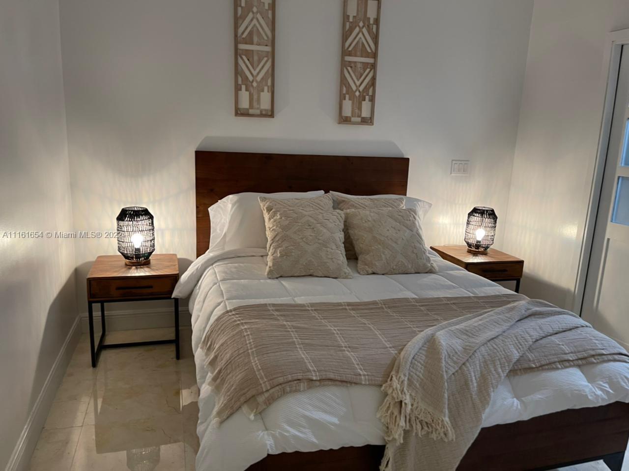 Ver detalles 1712 1 / 1 844 sq. ft. $ 2022-08-11 0 foto