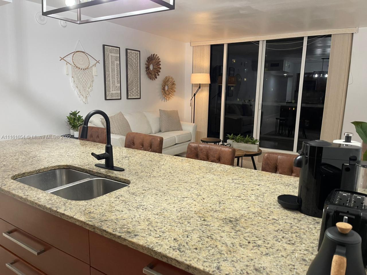 Ver detalles 1712 1 / 1 844 sq. ft. $ 2022-08-11 0 foto