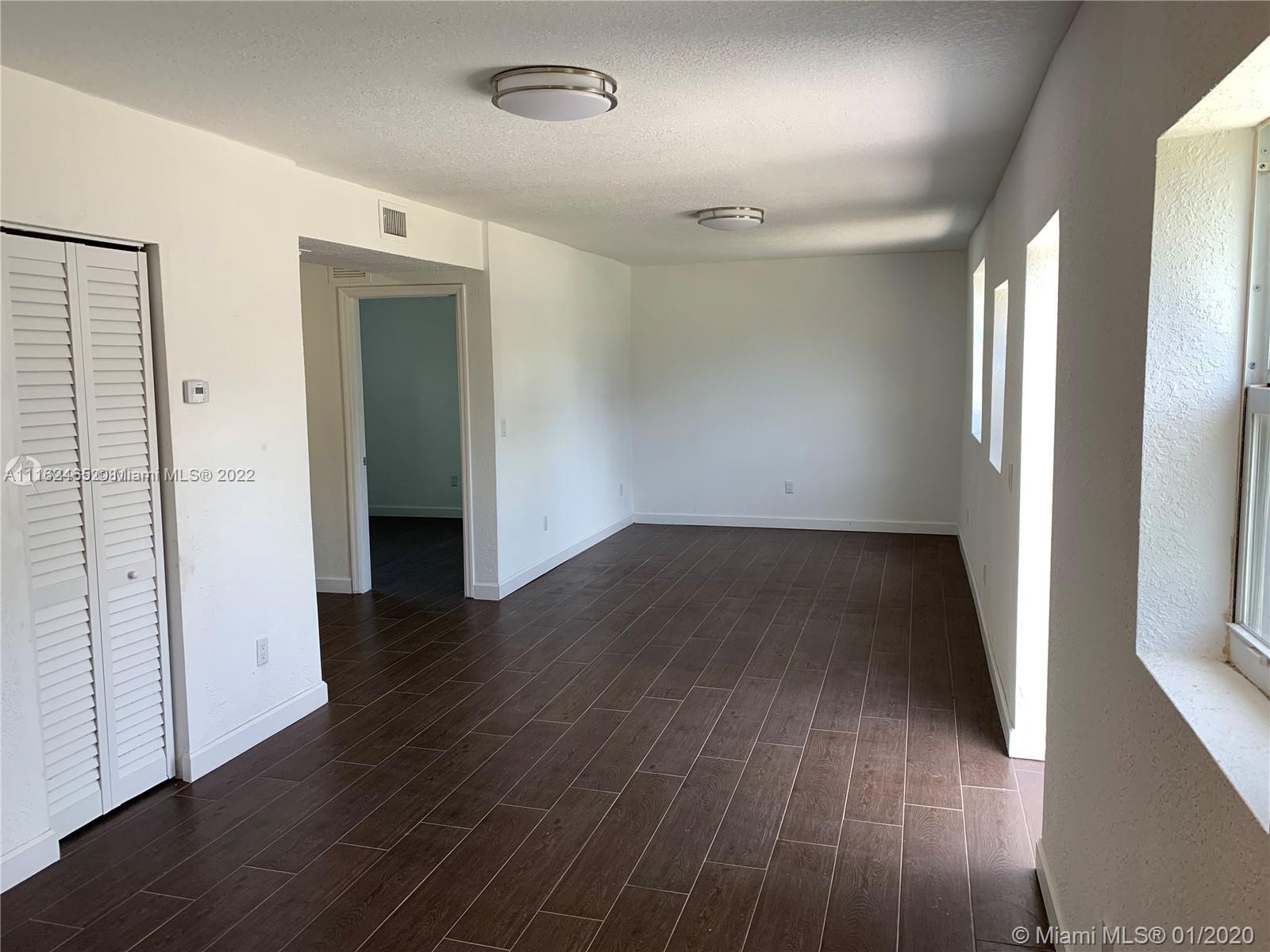 See details / 1089 sq. ft. $ 2022-02-17 0 Photo